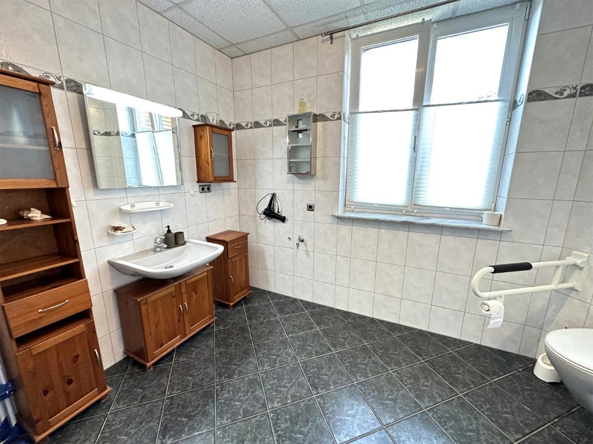 Behindertengerechte Ferienwohnung Nossentiner Huette Exteriör bild