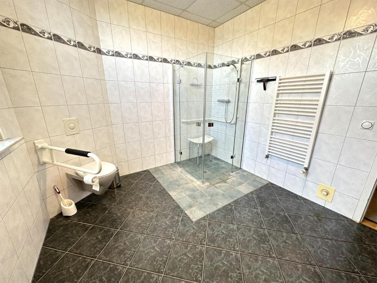 Behindertengerechte Ferienwohnung Nossentiner Huette Exteriör bild